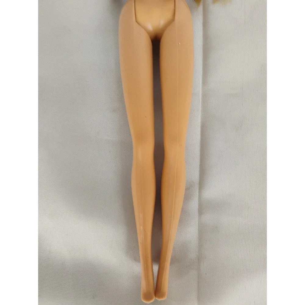 Vintage 1966 Barbie Doll Philippines Twist N Turn Blue Eye Shadow Bendable Knees